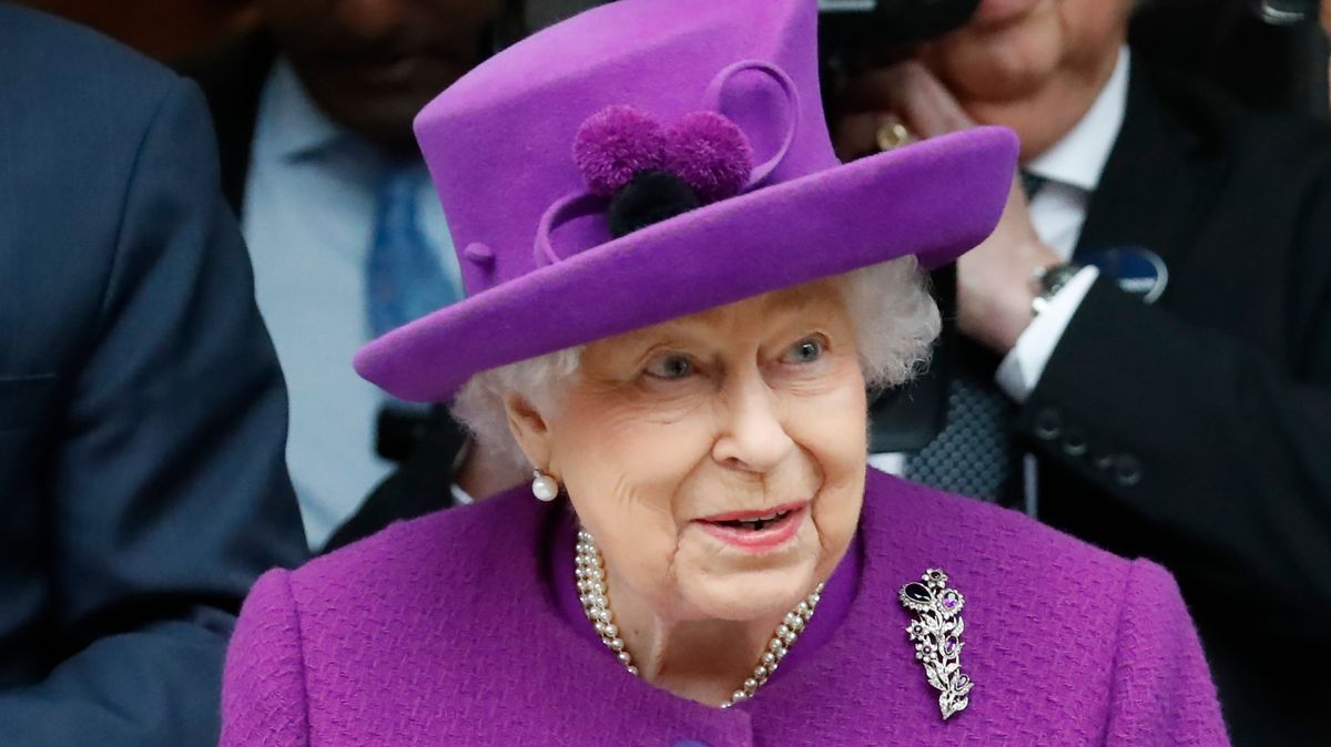Britská královna vyzve v projevu k sebekázni a odhodlání